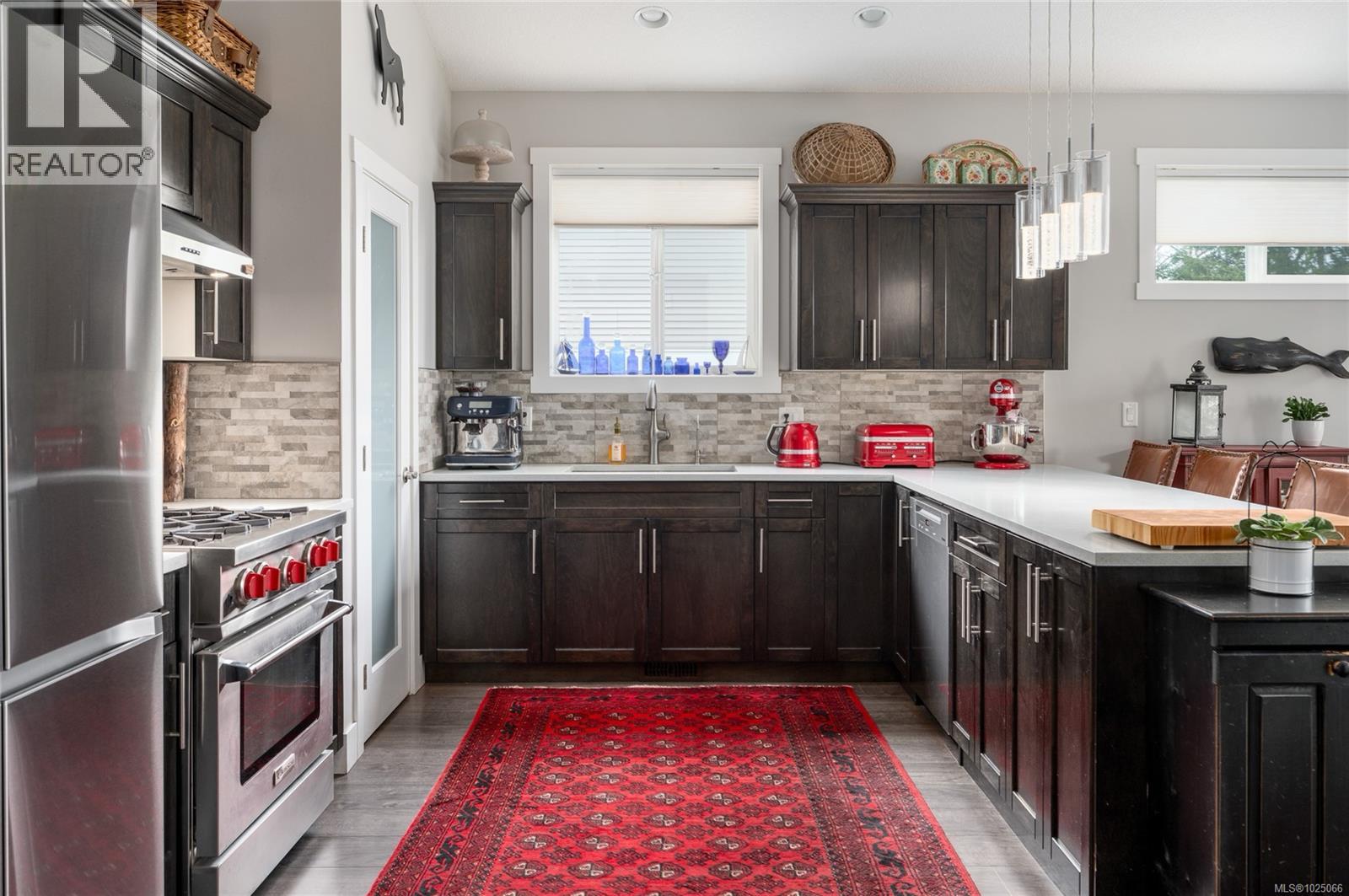 2118 VILLAGE DR - 10