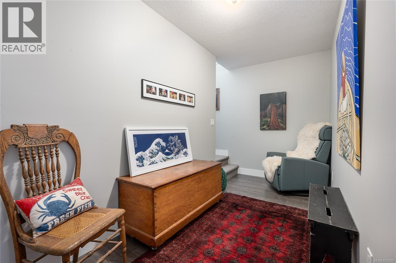 2118 VILLAGE DR - 34