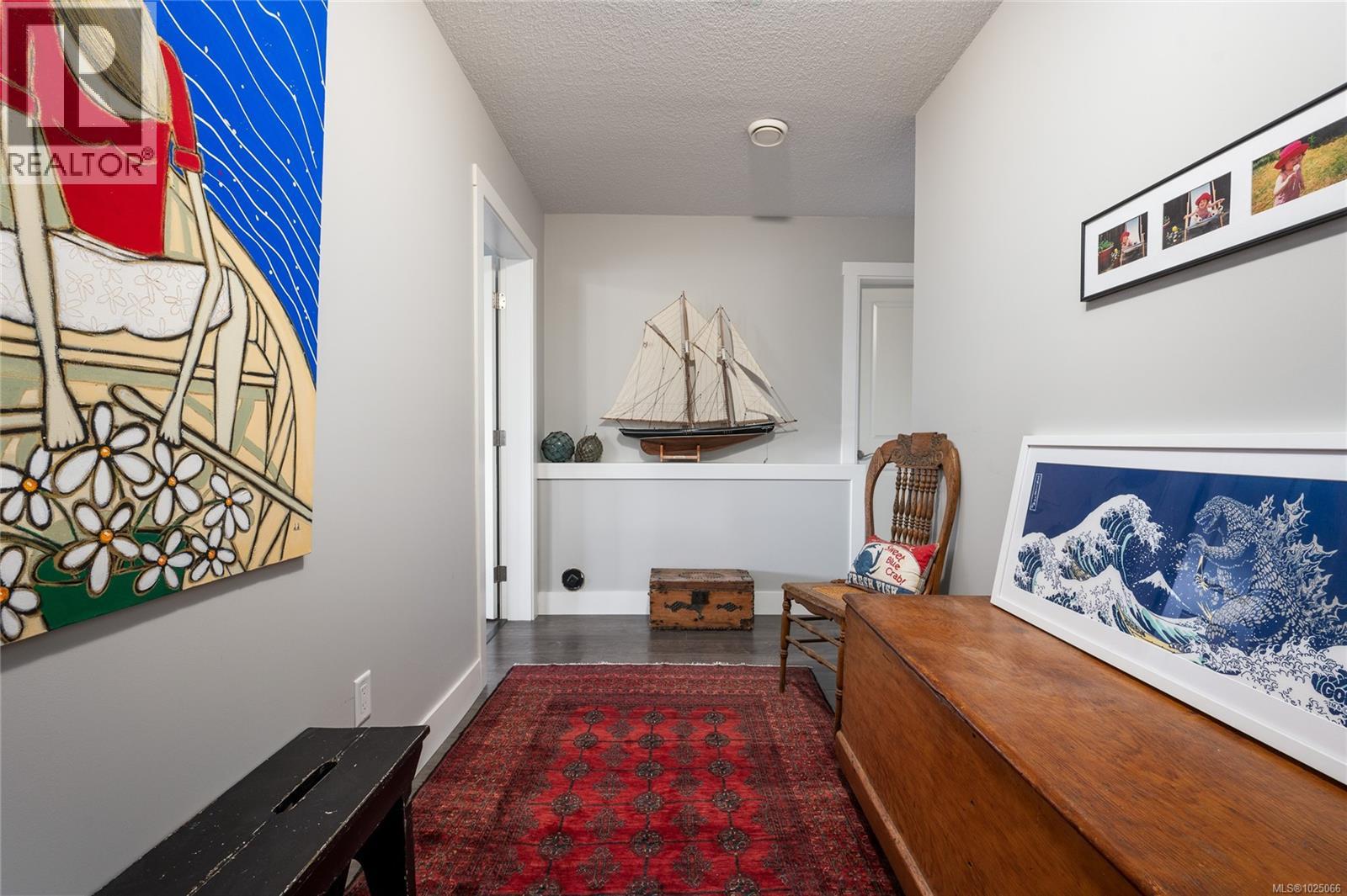 2118 VILLAGE DR - 35