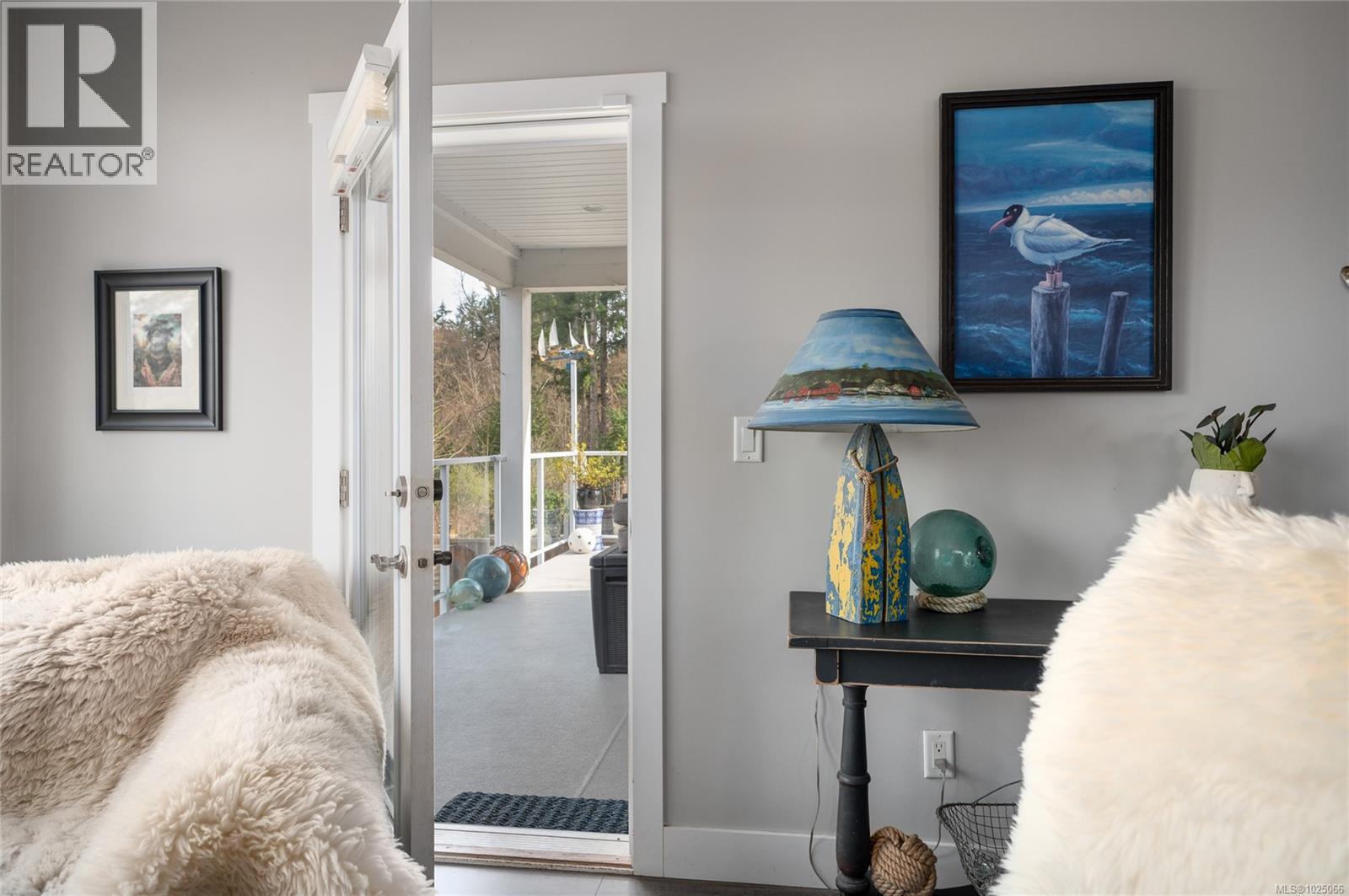 2118 VILLAGE DR - 19