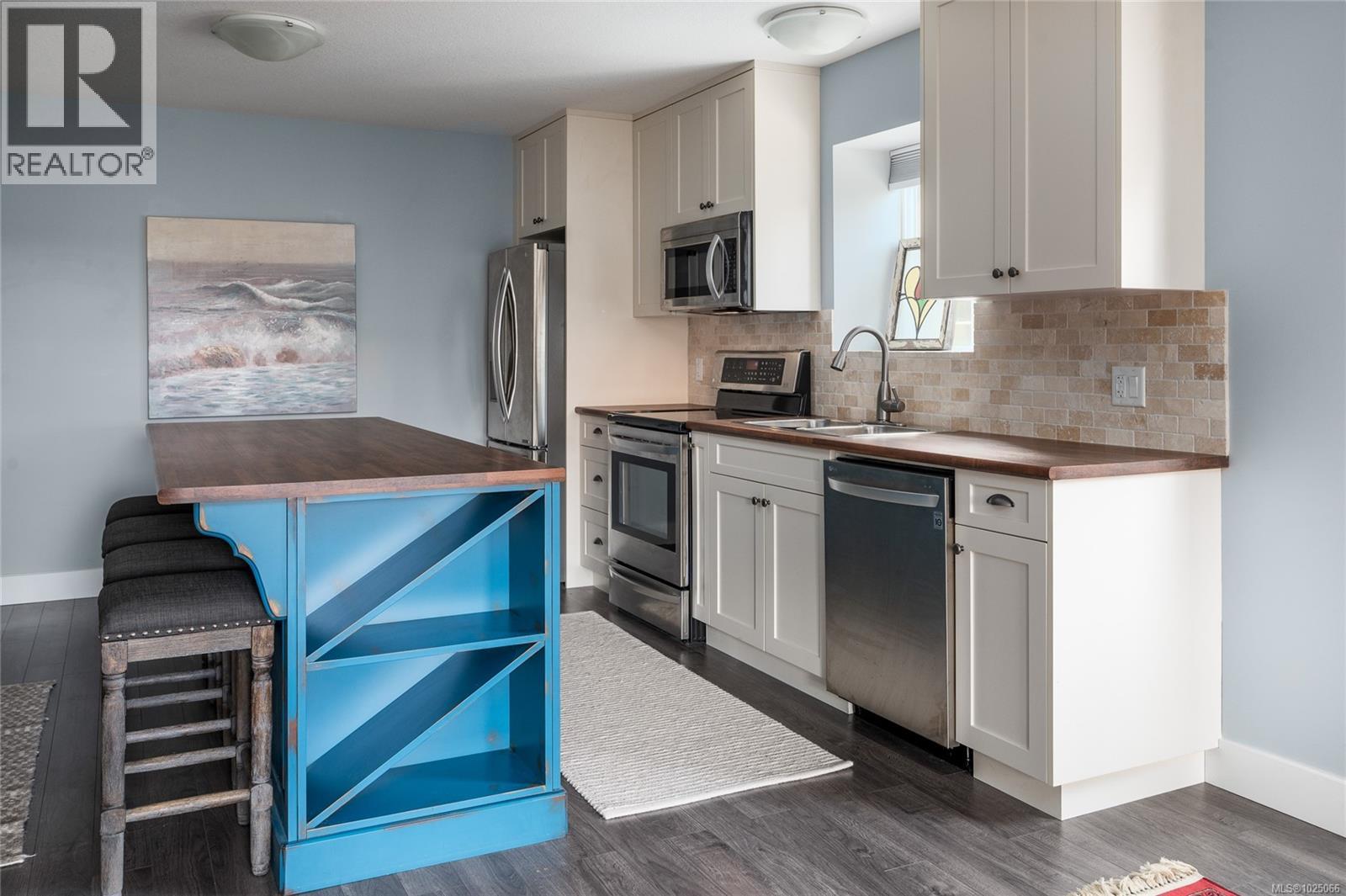 2118 VILLAGE DR - 38