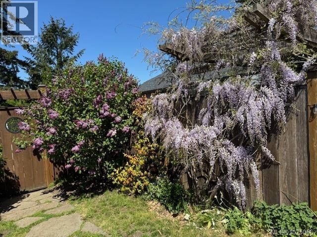 2118 VILLAGE DR - 57