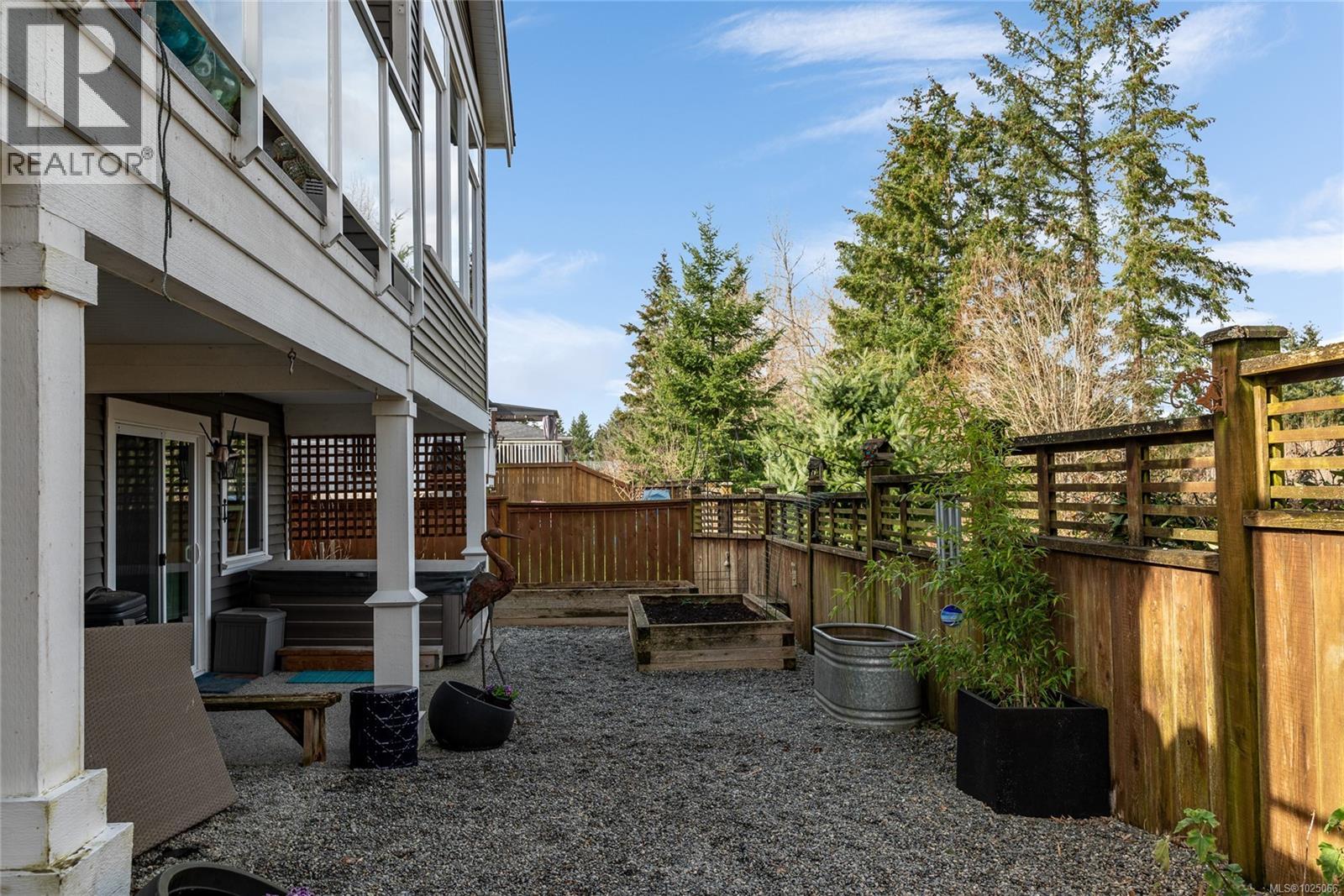 2118 VILLAGE DR - 50