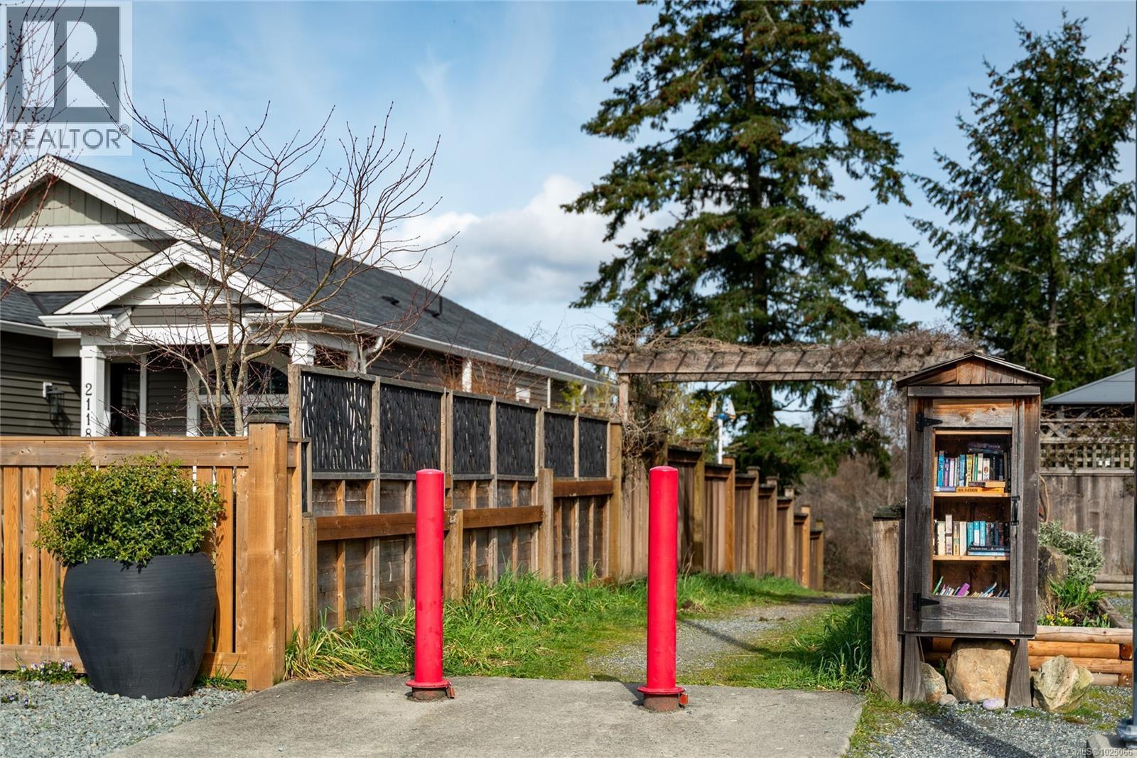 2118 VILLAGE DR - 54