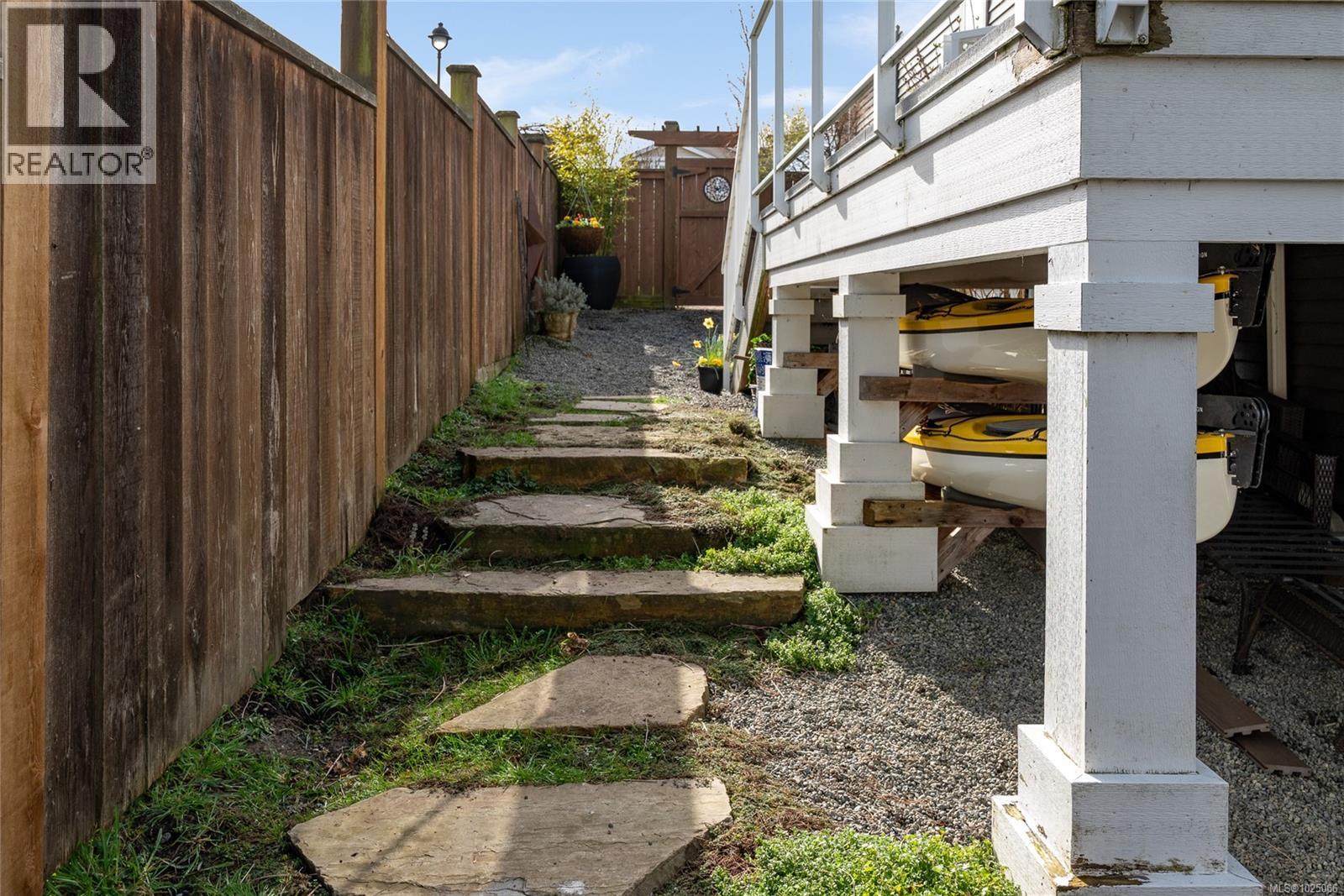 2118 VILLAGE DR - 49