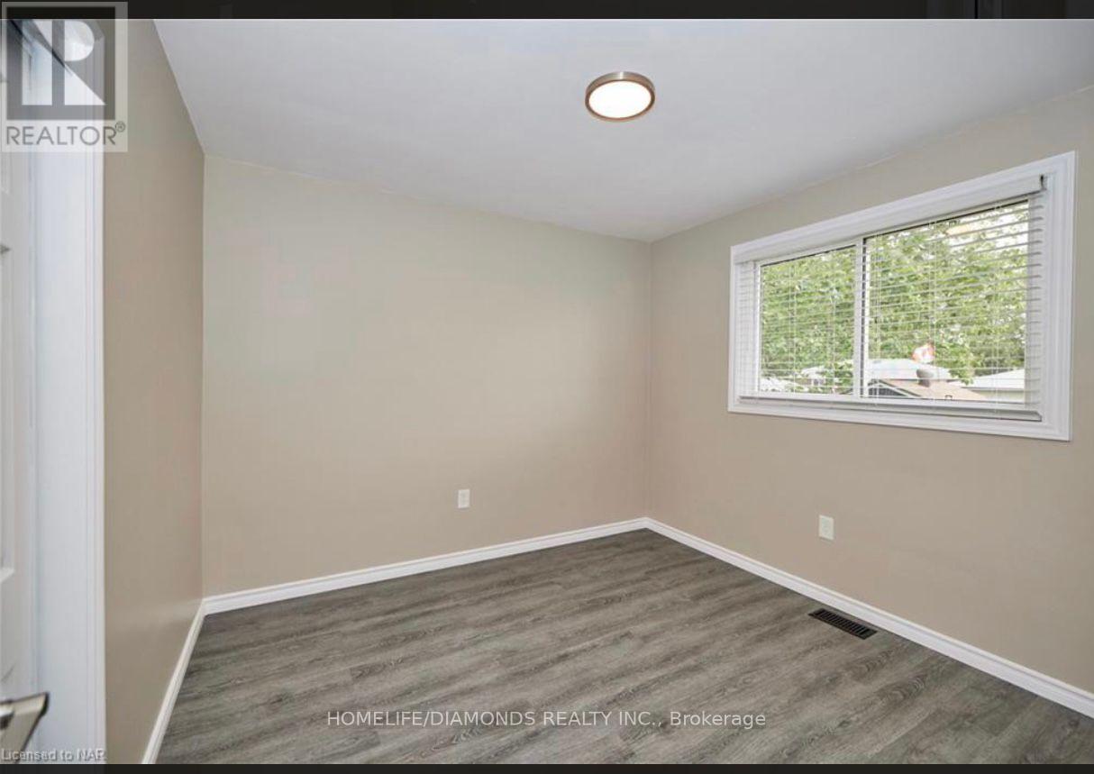 UPPER - 6508 CALEDONIA STREET - Photo 5 of 7, Niagara Falls (Arad/Fallsview), Ontario