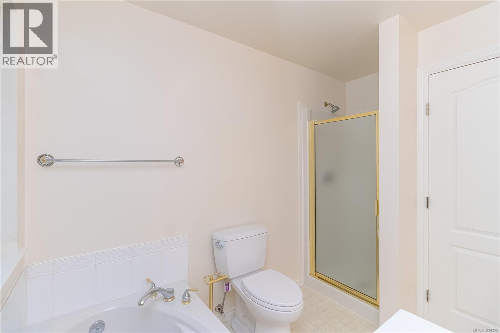 839 Country Club Dr, Cobble Hill