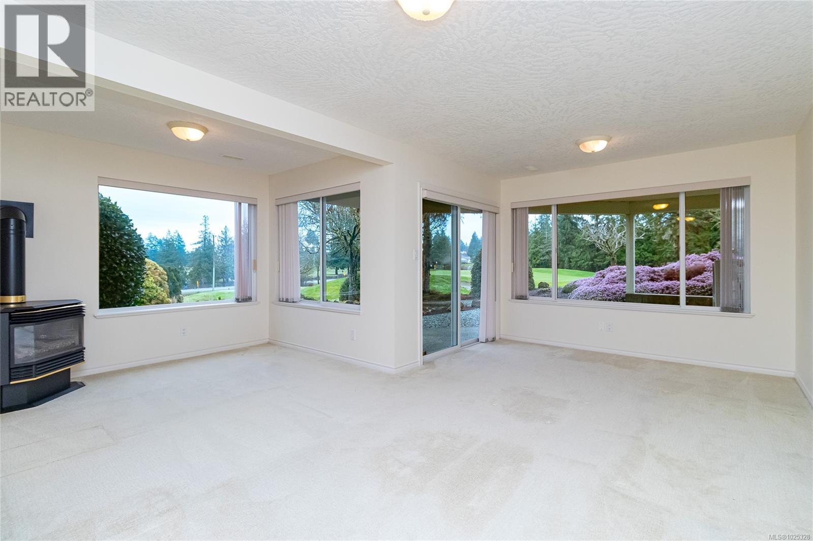 839 Country Club Dr, Cobble Hill