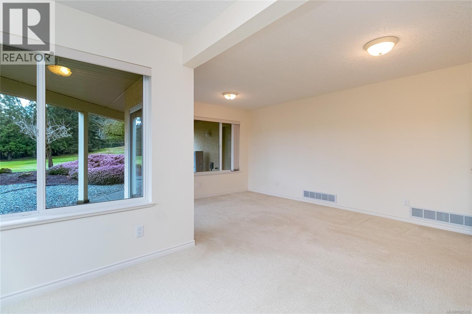 839 Country Club Dr, Cobble Hill