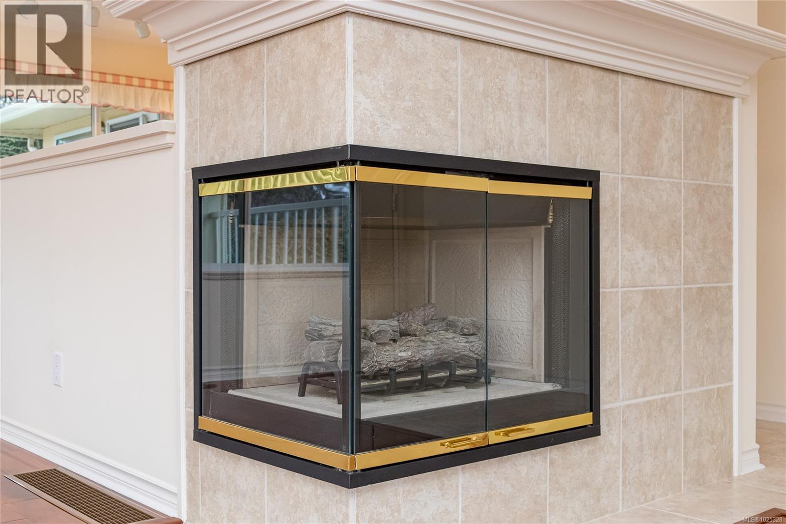 839 Country Club Dr, Cobble Hill