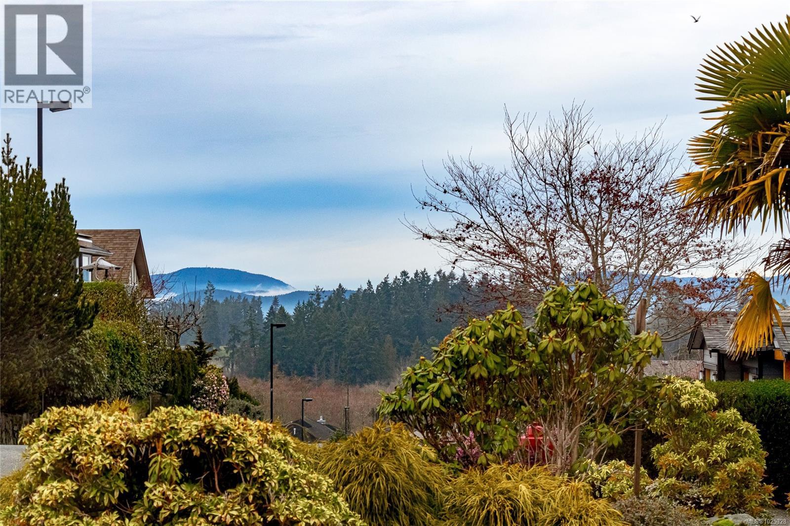 839 Country Club Dr, Cobble Hill