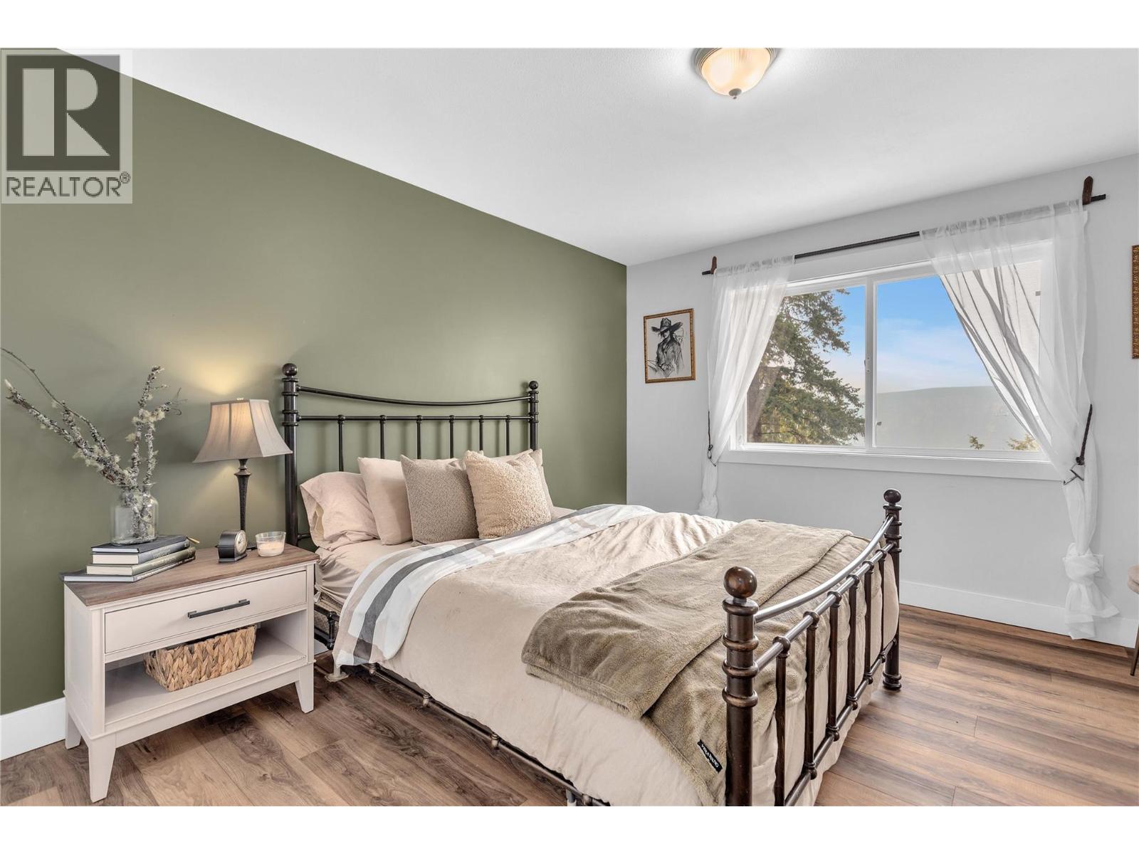  6011 Oyama Lake Road, Lake Country