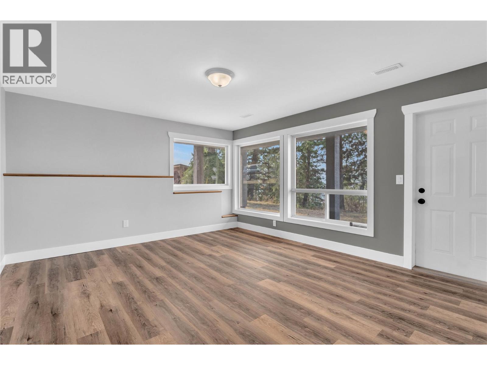  6011 Oyama Lake Road, Lake Country