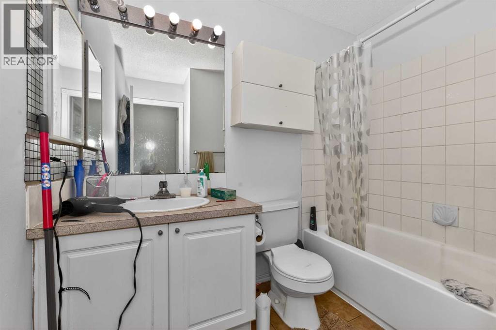 Single Family House Bi-level for Sale in  Taracove Estate Drive NE Taradale Calgary 