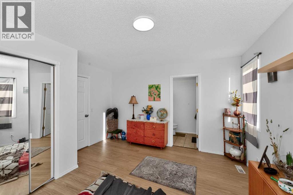 Single Family House Bi-level for Sale in  Taracove Estate Drive NE Taradale Calgary 