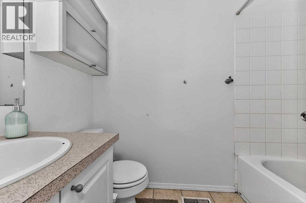 Single Family House Bi-level for Sale in  Taracove Estate Drive NE Taradale Calgary 