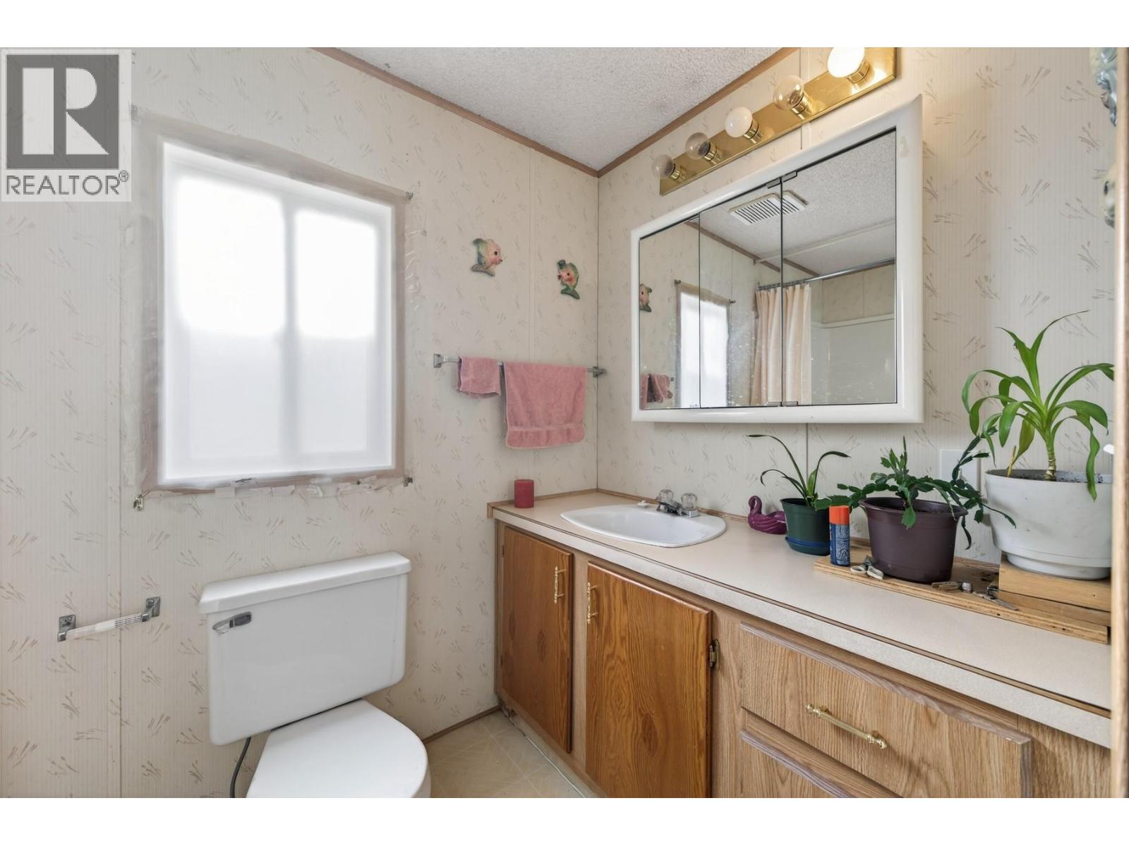 #7 1401 NICOLA AVENUE - 15