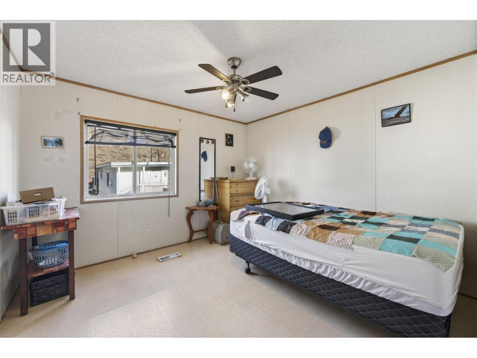 #7 1401 NICOLA AVENUE - 17