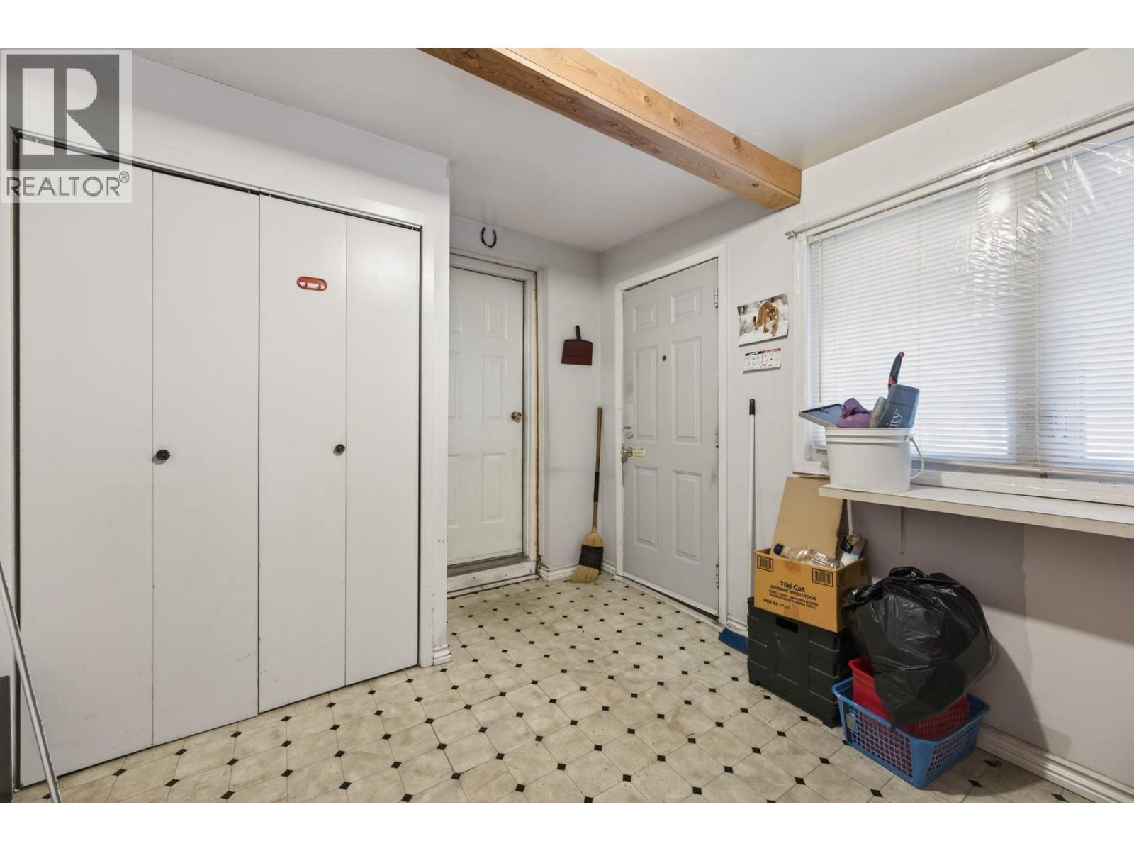 #7 1401 NICOLA AVENUE - 21