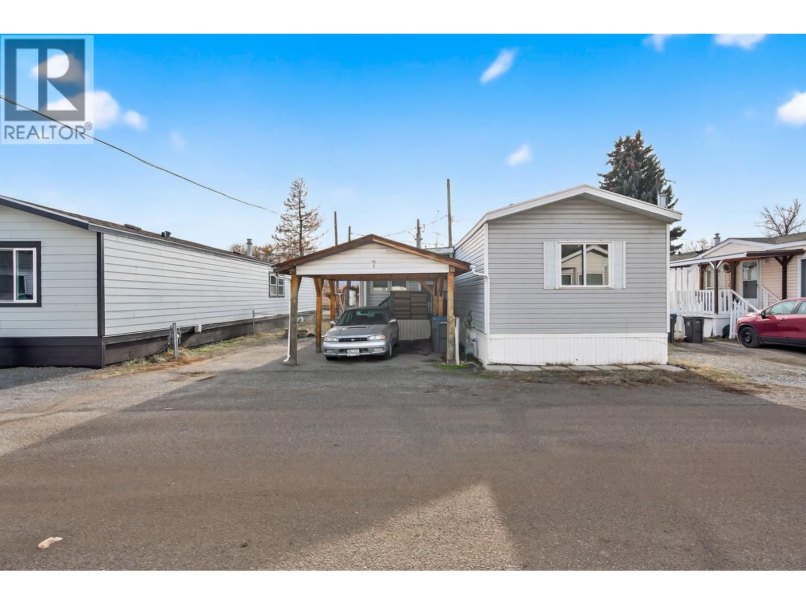 #7 1401 NICOLA AVENUE - 25