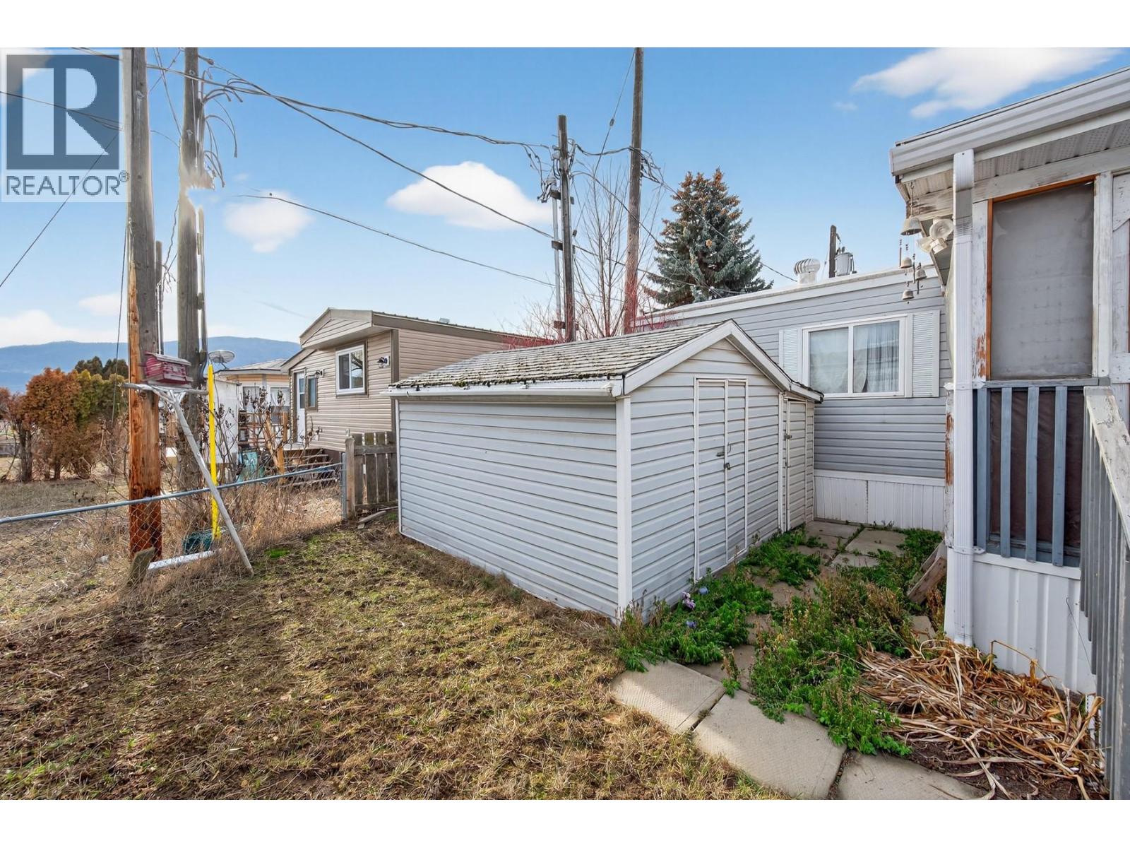 #7 1401 NICOLA AVENUE - 26