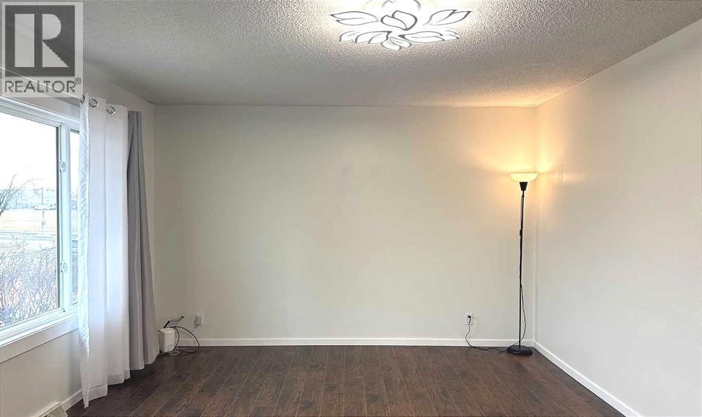 Single Family House Bungalow for Sale in   Avenue SE Southview Calgary 