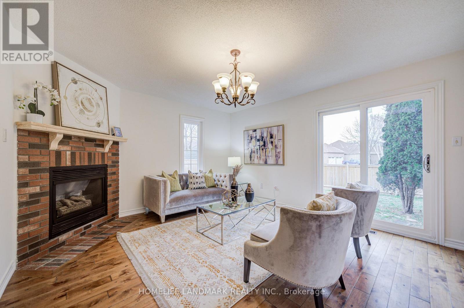 223 DEERGLEN TERRACE - 4