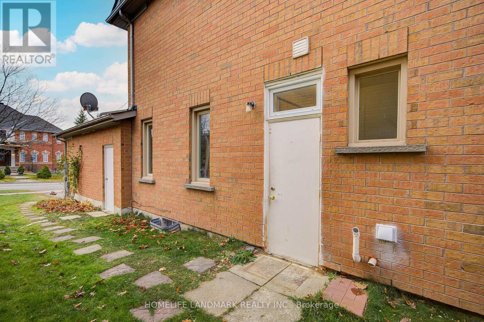 223 DEERGLEN TERRACE - 42
