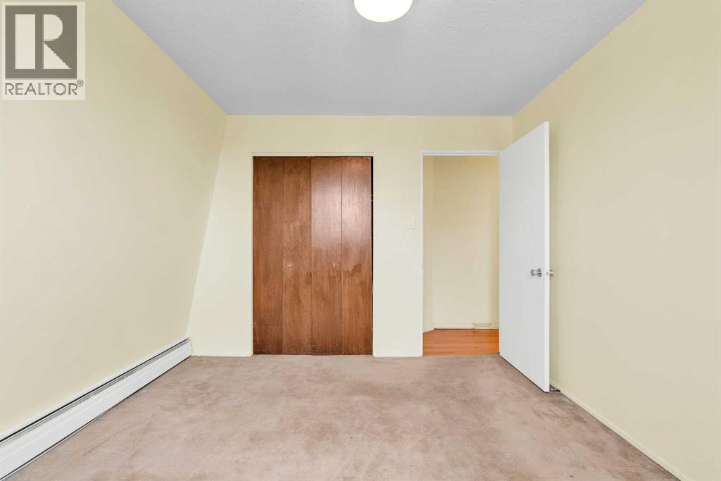 Single Family House for Sale in   Cedar Crescent SW Spruce Cliff Calgary 