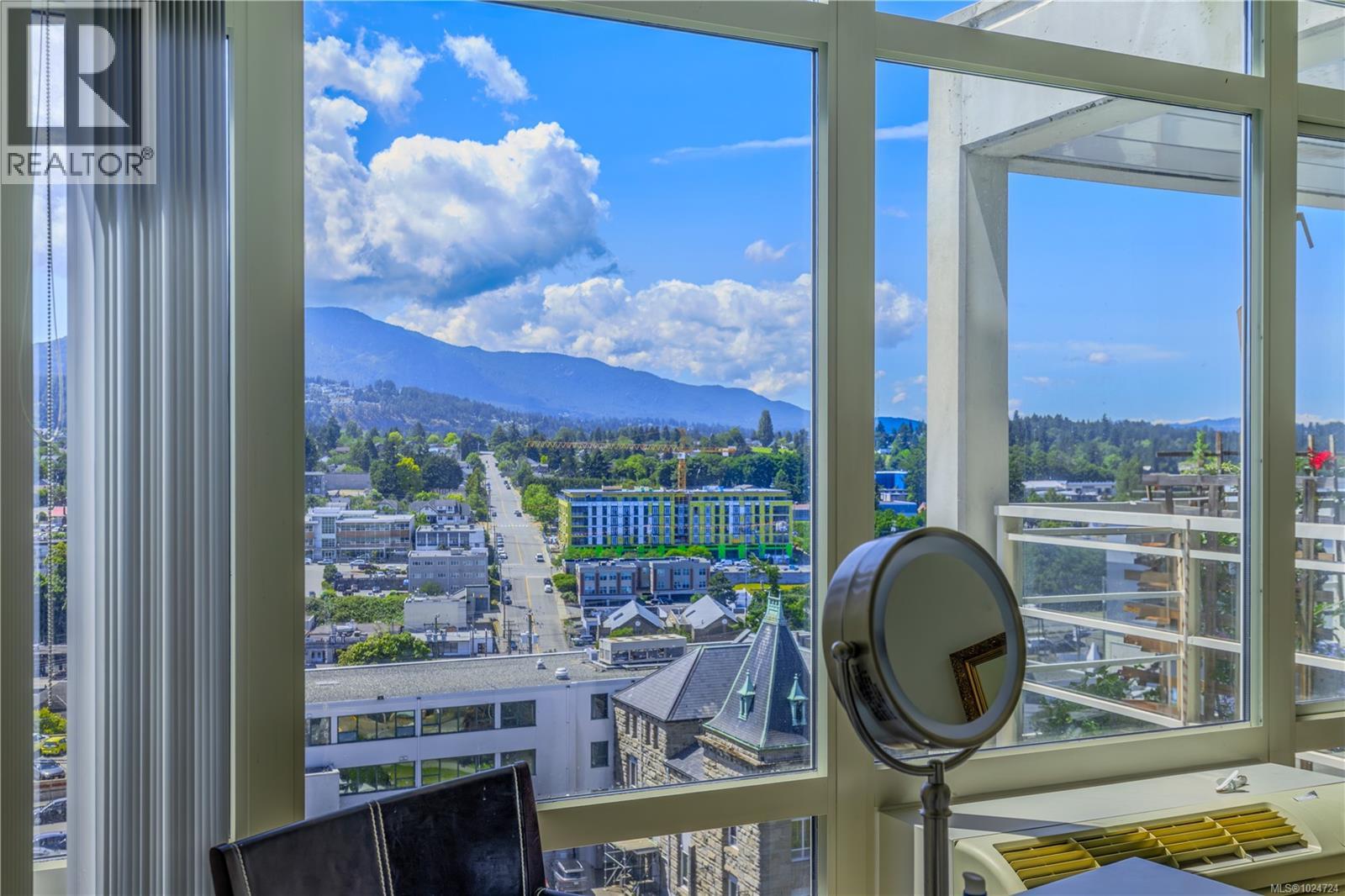 1004 38 Front St, Nanaimo