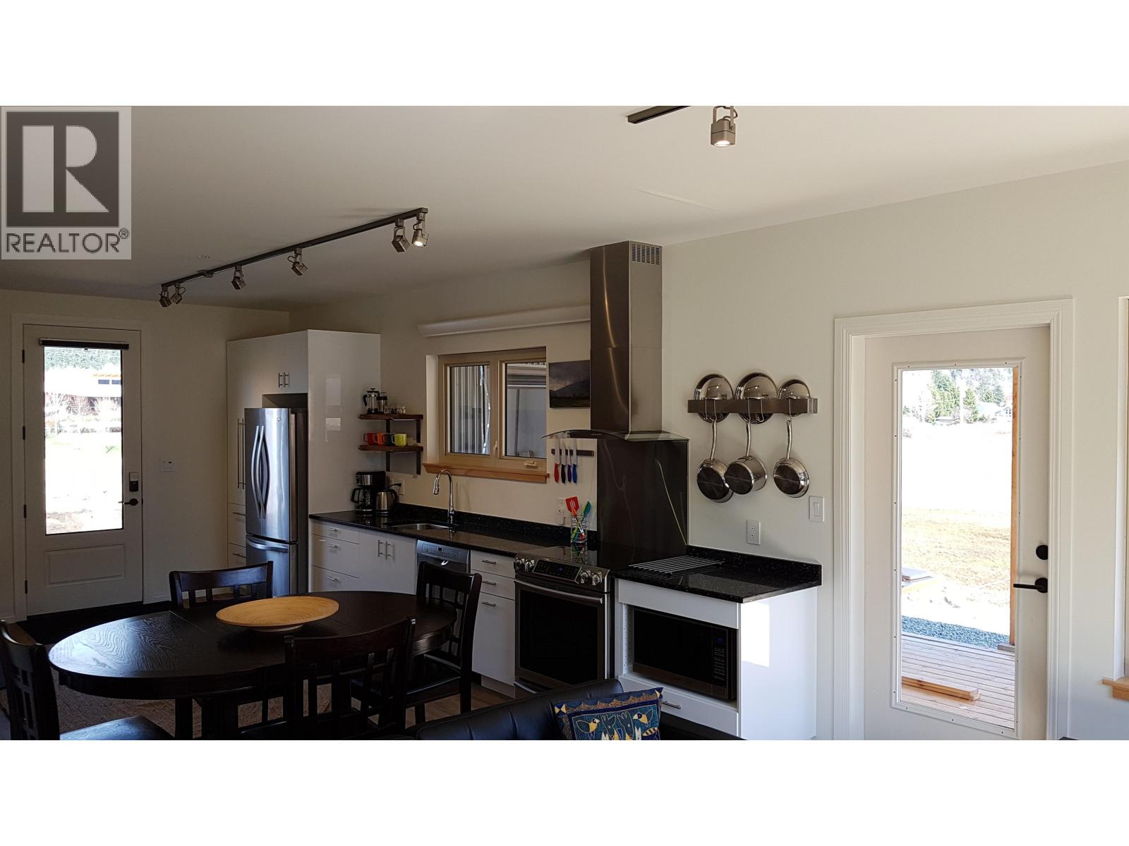 1380 COLLINS ROAD, Pemberton