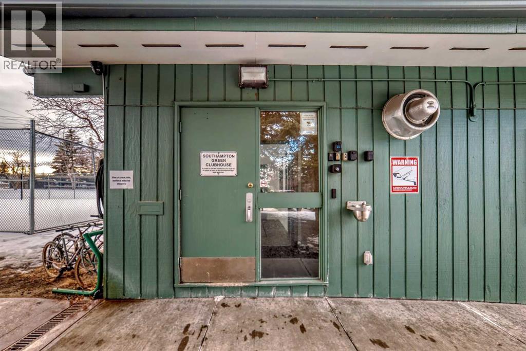 Single Family House for Sale in   Southampton Drive SW Southwood Calgary 