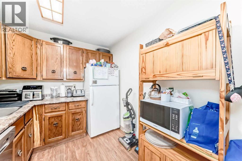 Single Family House for Sale in   Southampton Drive SW Southwood Calgary 