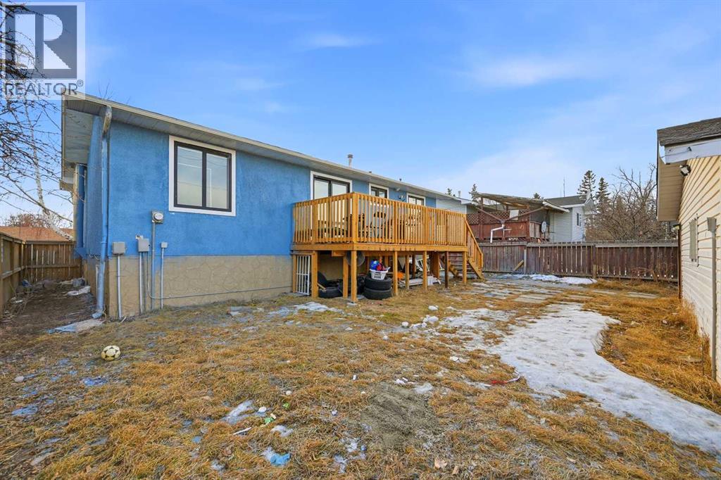 Single Family House Bi-level for Sale in   Avenue NE Pineridge Calgary 