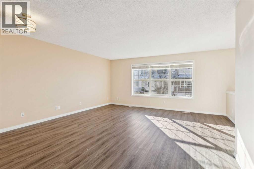 Single Family House for Sale in  Tuscany Springs Gardens NW Tuscany Calgary 