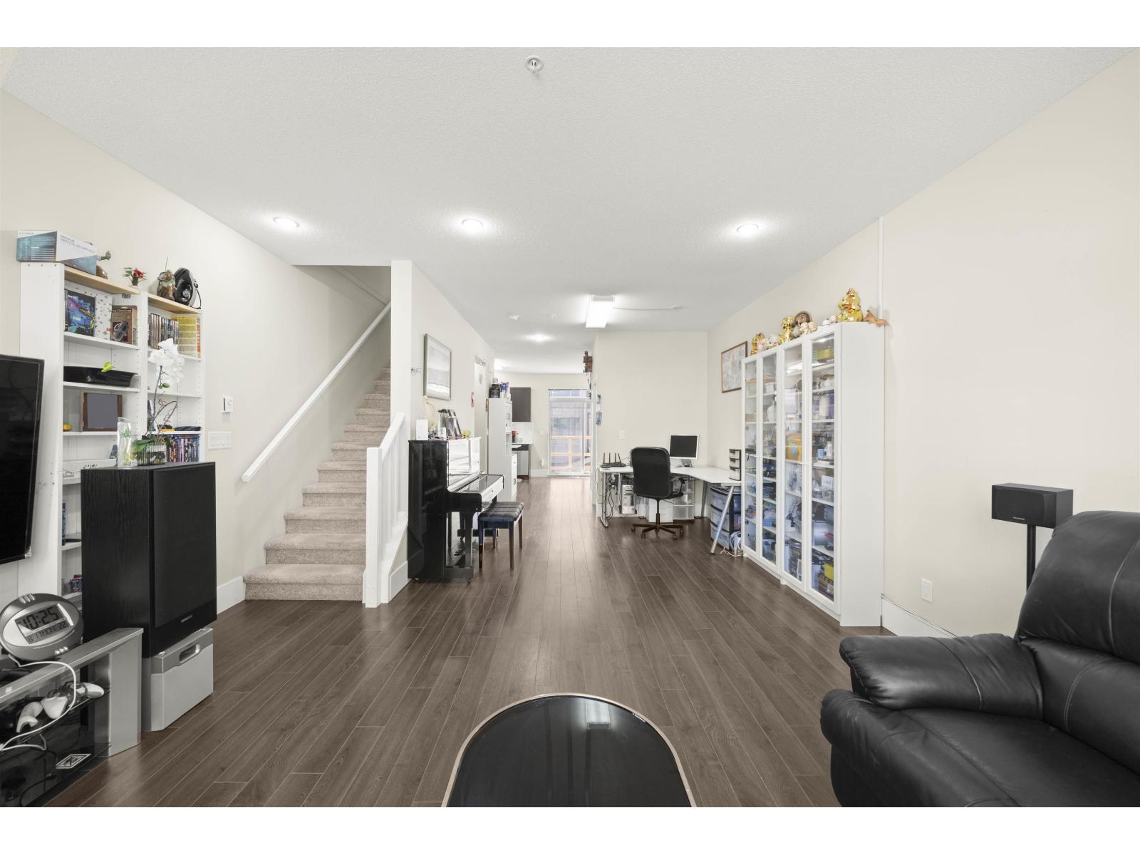 4 19752 55A AVENUE, Langley