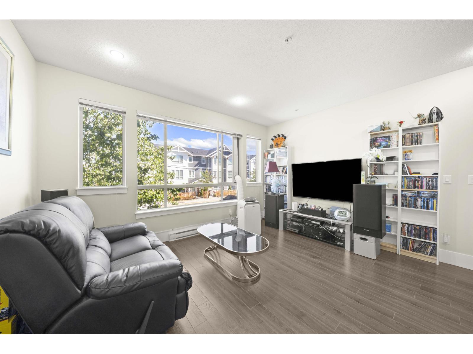 4 19752 55A AVENUE, Langley