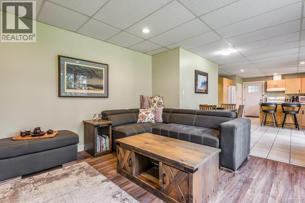 80 Masters Rd, Campbell River