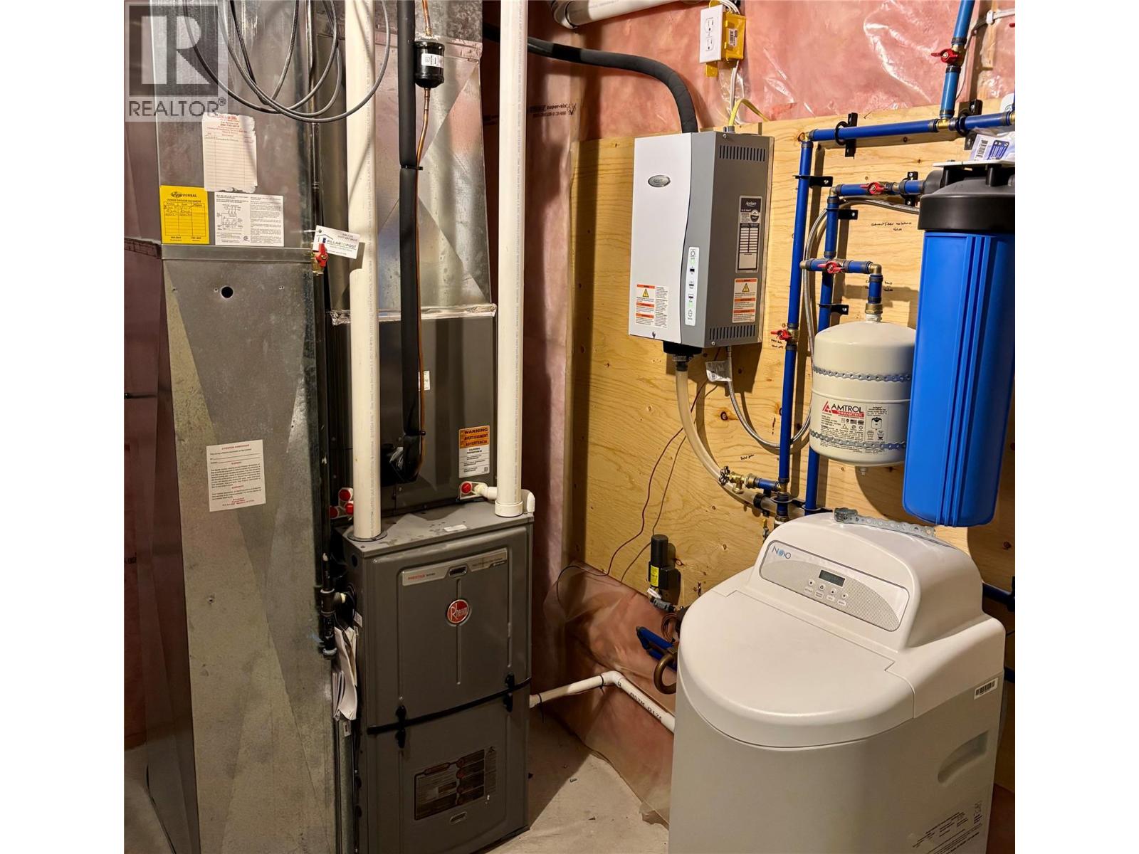  3513 EMPIRE Place, West Kelowna