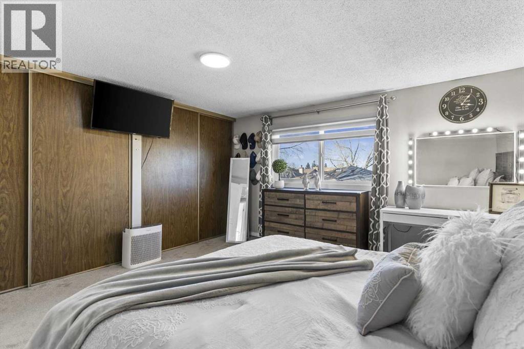 Single Family House for Sale in  Templeson Crescent NE Temple Calgary 