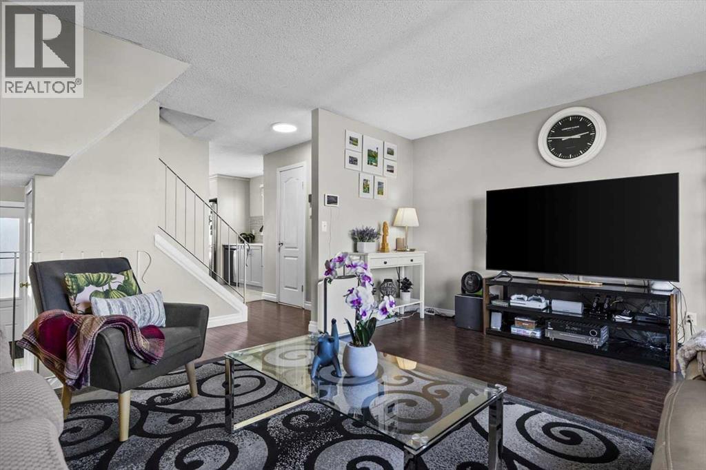 Single Family House for Sale in  Templeson Crescent NE Temple Calgary 