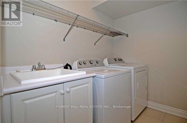 Single Family House for Sale in    MAJOR MACKENZIE DRIVE W Vaughan (Patterson) 