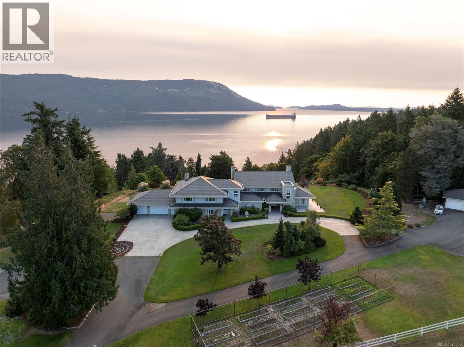 1257 Cherry Point Rd, Cowichan Bay