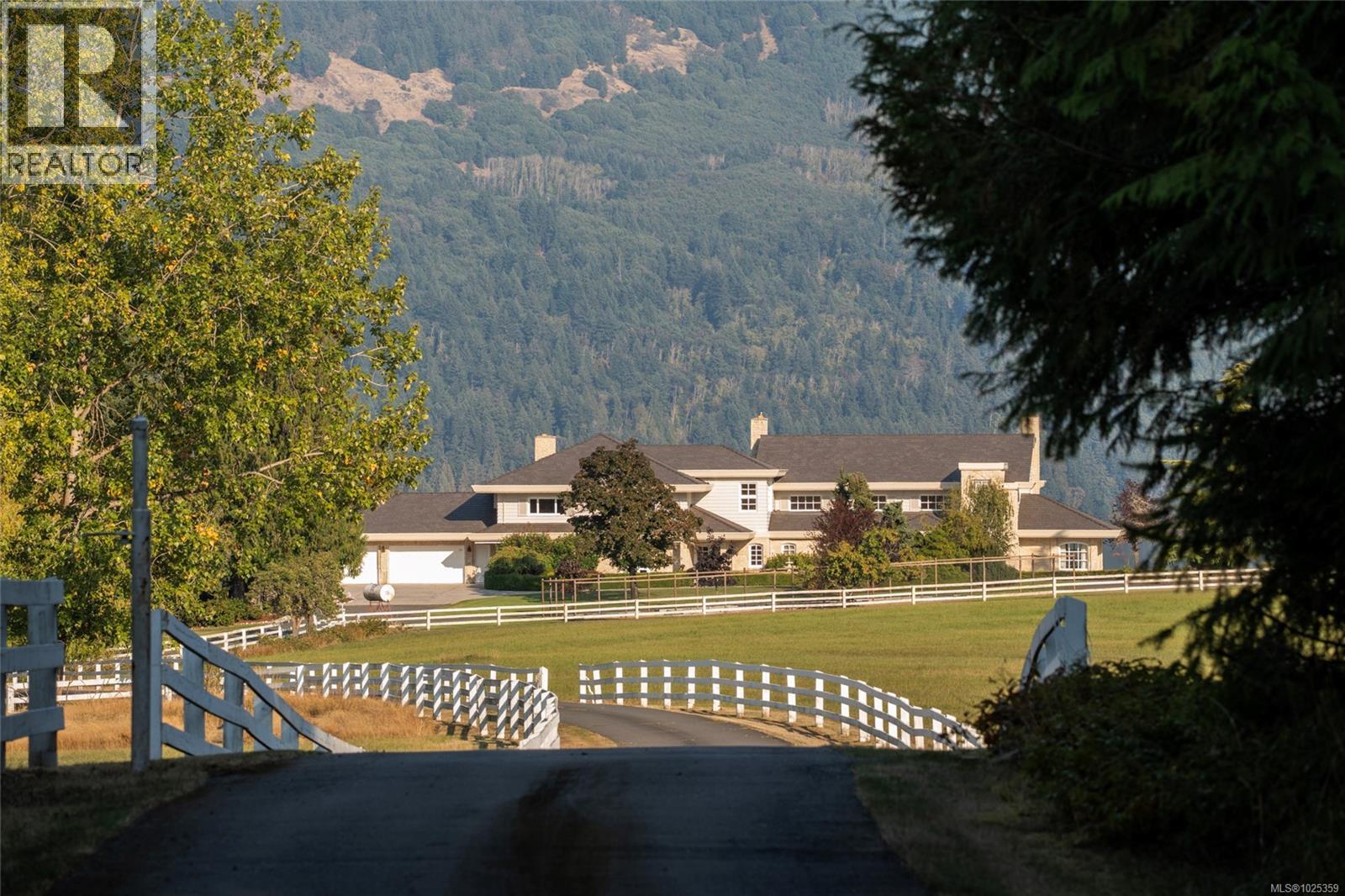 1257 Cherry Point Rd, Cowichan Bay