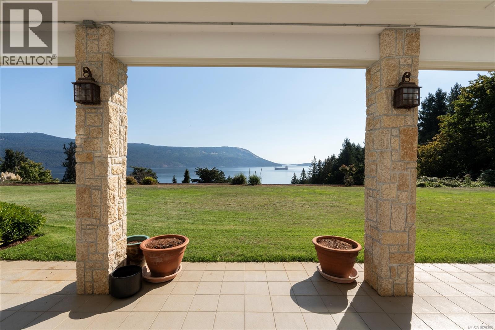 1257 Cherry Point Rd, Cowichan Bay