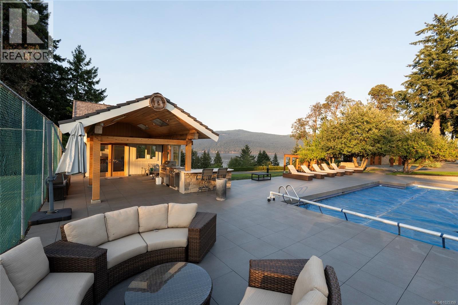 1257 Cherry Point Rd, Cowichan Bay