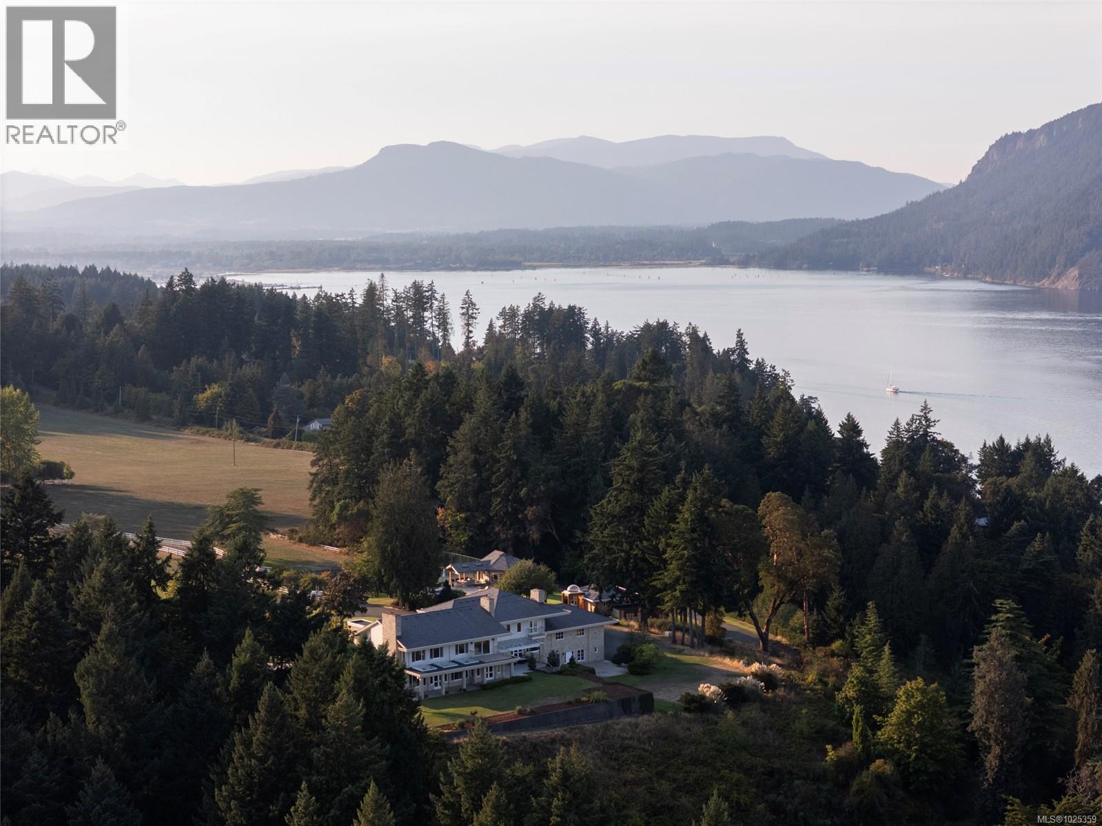 1257 Cherry Point Rd, Cowichan Bay