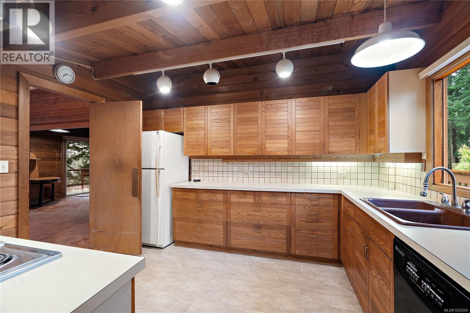 11064 Kittiwake Pl, North Saanich