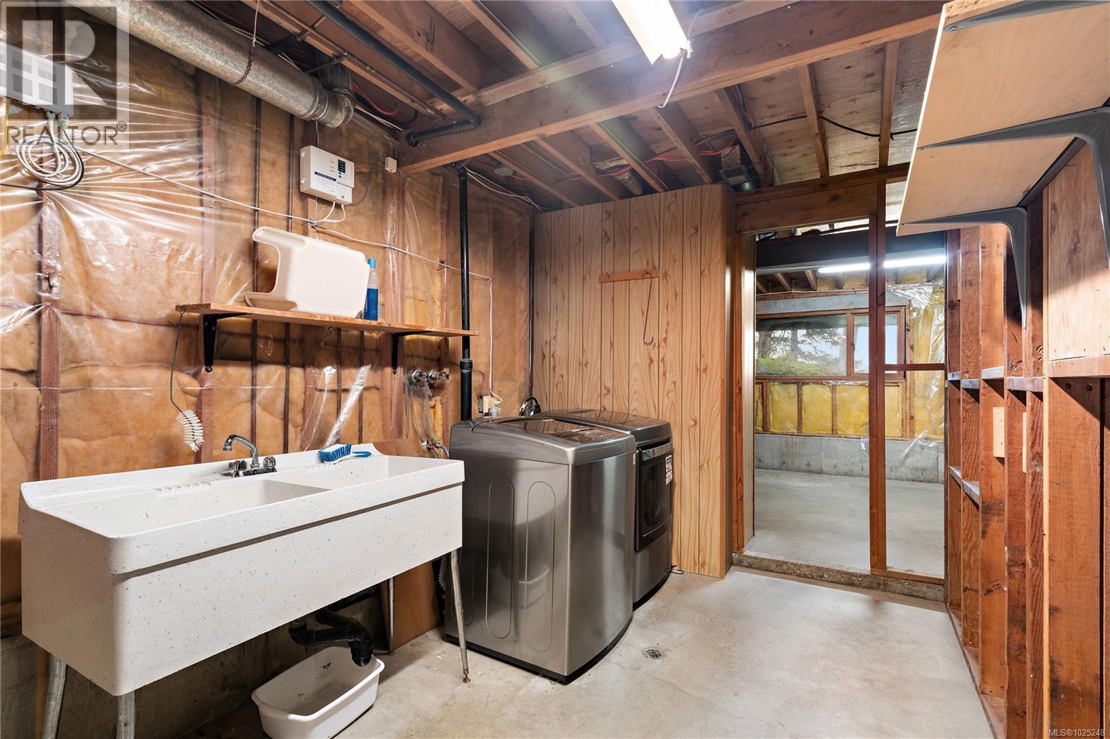 11064 Kittiwake Pl, North Saanich