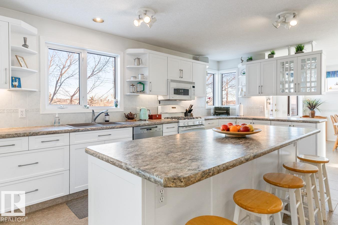 6508 109 AV NW - 17